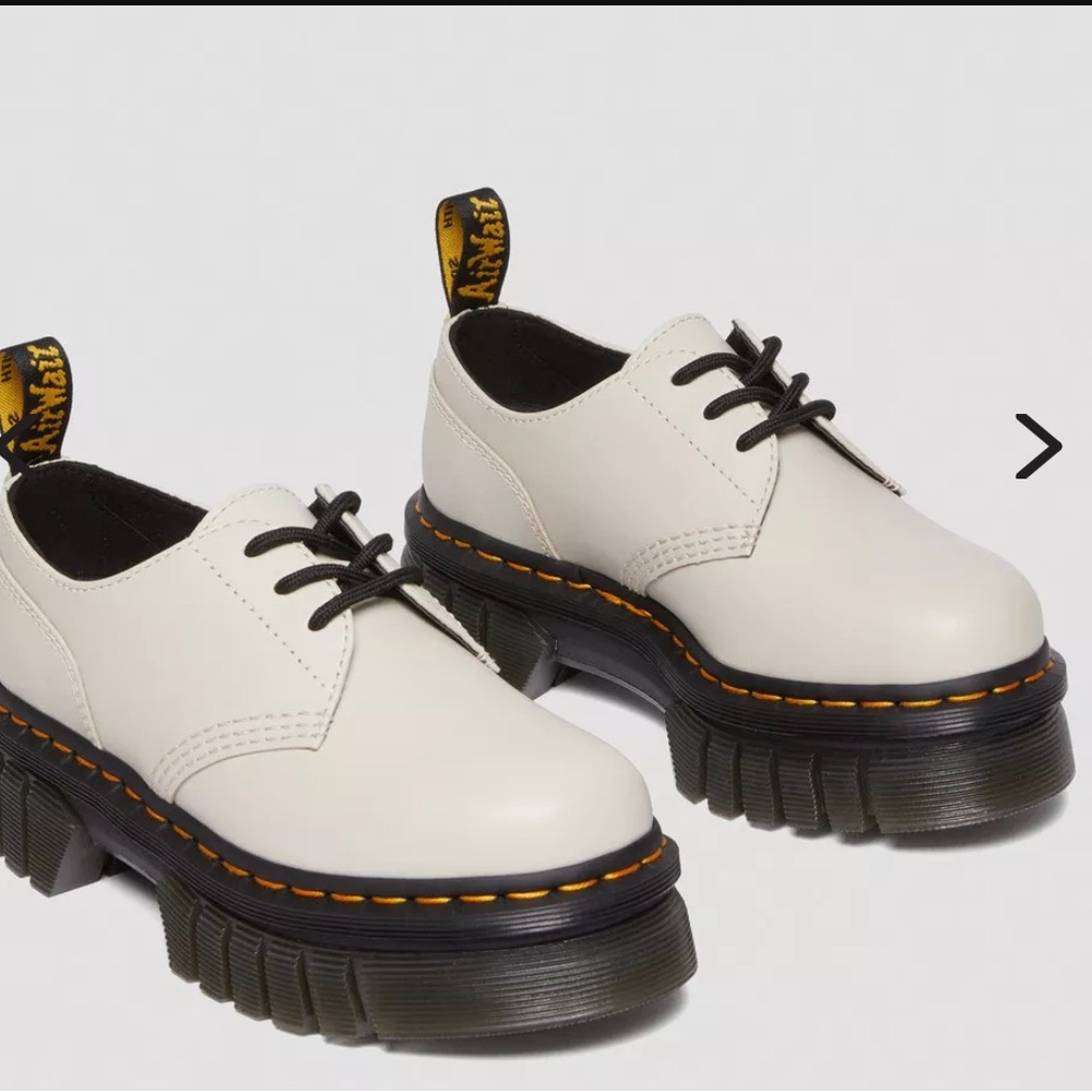 Dr marten audrick platform oxford size 8 women’s off white